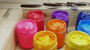 Wie wird es hergestellt: Welche Farben werden hauptsächlich beim Siebdruck verwendet?