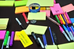 Büro-Gadgets? 3 Gründe, warum personalisierte farbige Schreibtischsets für Sie interessant sein könnten.